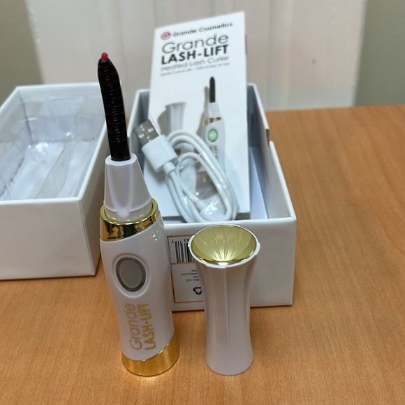 New Grande Cosmetics Grande Lash-Lift Heated Lash Curler!!🔥🔥🔥 - Picture 11 of 16